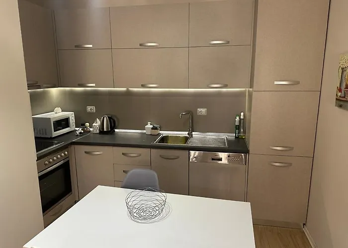 Your Away From Home- Self Check-in Apartamento Tirana